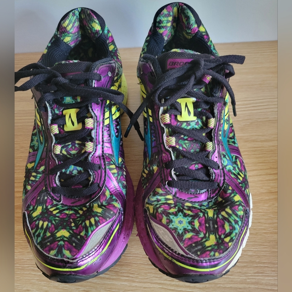 Brooks GTS Women's Tennis Shoe Size 9